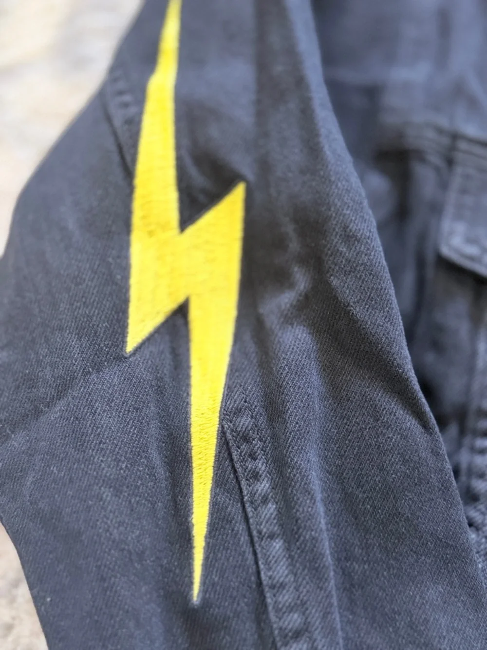 Aviator Nation NEED FOR SPEED OVERSIZED CROP DENIM JACKET - VINTAGE BLACK - Picture 7 of 9